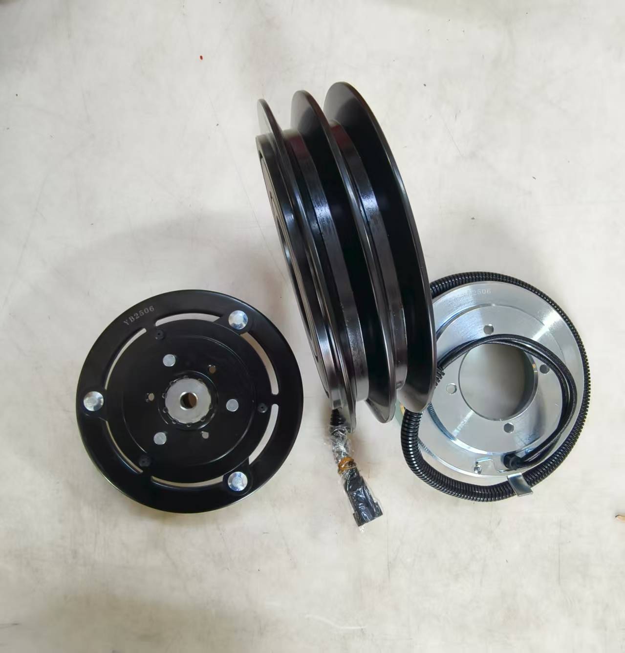 Kasen AC Compressor Clutch for TM 43 BUS - Magnetic Clutch with Pulley & Bearing